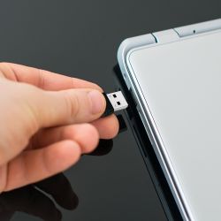 Pen Drive Nano 16GB USB Leitura 10MB/s e Gravação 3MB/s Preto Multilaser – PD054